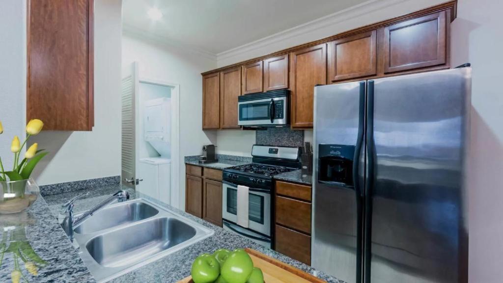 Holiday In La - 1Br With Free Parking, Laundry, Pool Los Angeles Kültér fotó